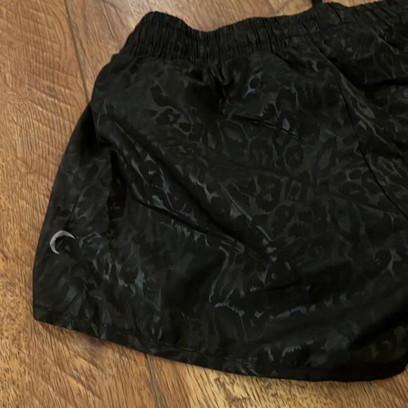 Zyia Active Bomber Medium Shorts Black Animal Metallic - Picture 4 of 13